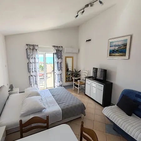 Apartment Hera *