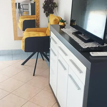 Apartment Hera *